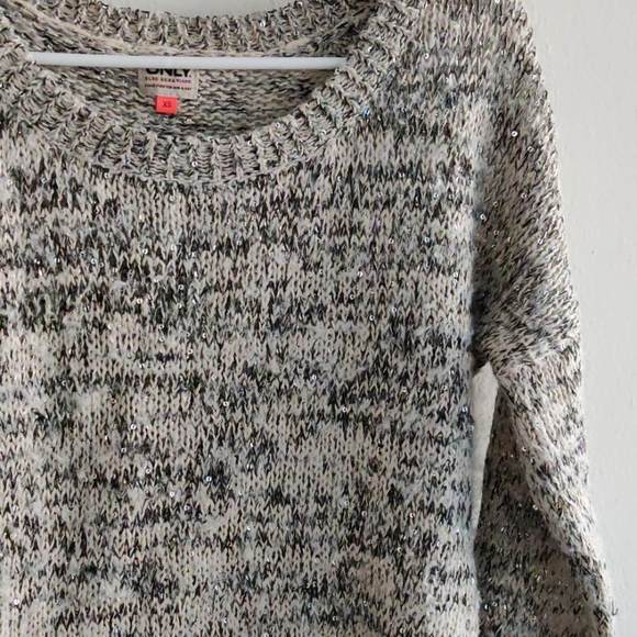 Sweater - Picture 3 of 6